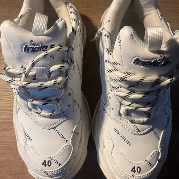 Balenciaga Triple S - Picture 10 of 15